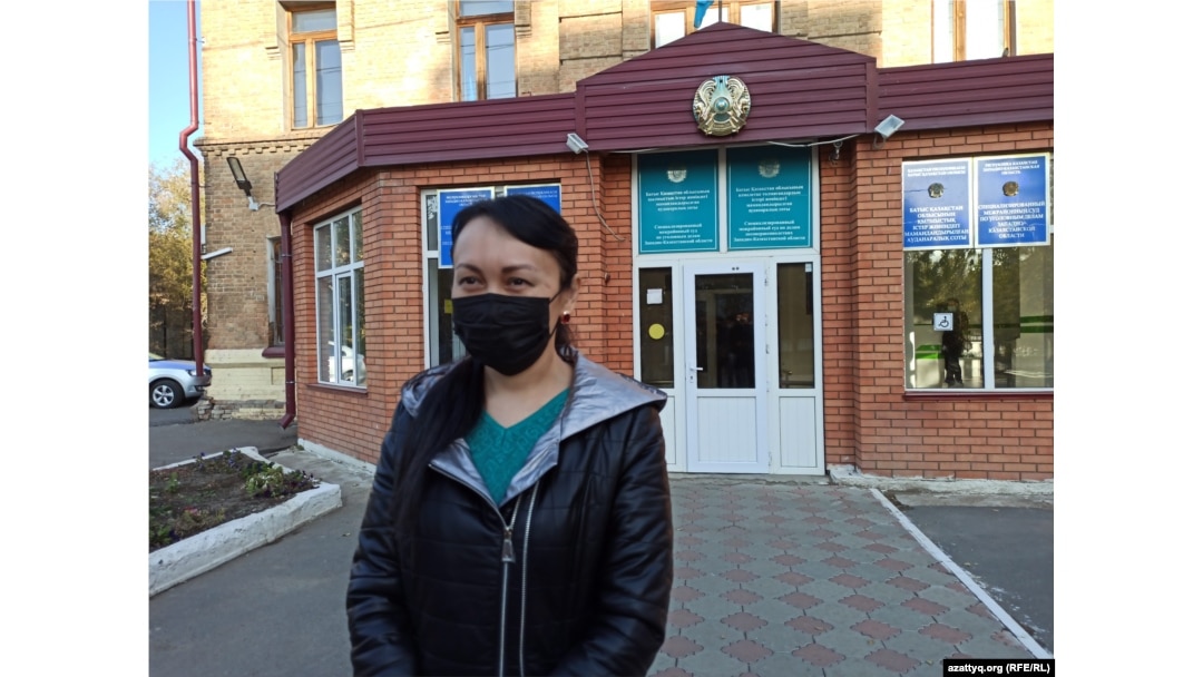 Фотошопта жетілген, әдемі әйелдермен жыныстық қатынас