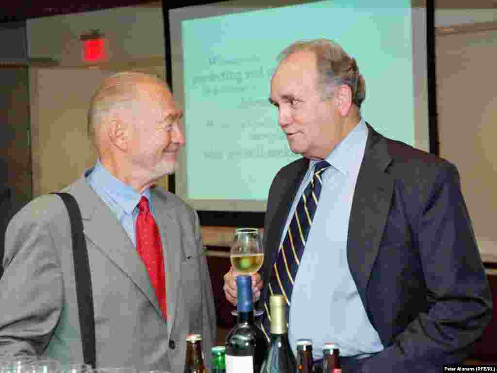 Former RFE research director Eugene Parta and BBG Governor Enders Wimbush, at RFE's 60th anniversary reception at the Newseum in Washington, DC.