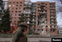 «Зараз, в більшості своїй, воюють люди, яких мобілізували навіть вже не в 2023-му, а в 2024-му». На фото: український військовослужбовець у Покровську Донецької області, 6 березня 2025 року