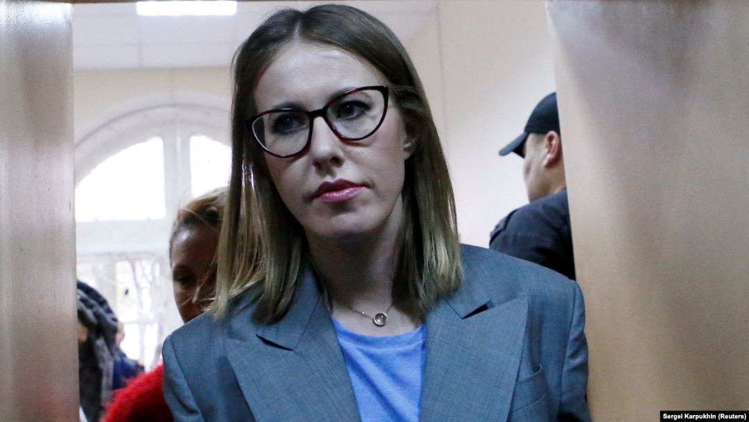 Some political observers see Ksenia Sobchak’s bid for the Russian presidency as little more than Kremlin window dressing to add legitimacy to Vladimir Putin’s reelection. (file photo)