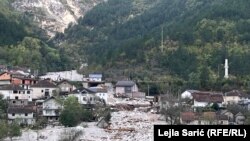 U ovom jablaničkom selu se i dalje radi na uklanjanju odrona koji se sručio na selo nakon intenzivnih padavina u noći sa 3. na 4. oktobar.