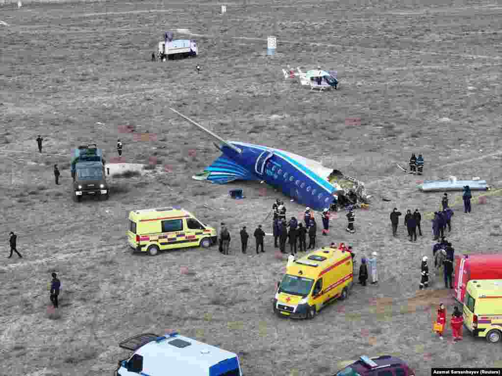 Ұшақ апатынан тірі қалған 29 адам Ақтаудағы ауруханаға жеткізілген. Дәрігерлер олардың жетеуінің жағдайы өте ауыр екенін айтты. Қазақстан жағы ұшақ апатынан зардап шеккендерге медициналық көмек көрсетілетінін хабарлады.