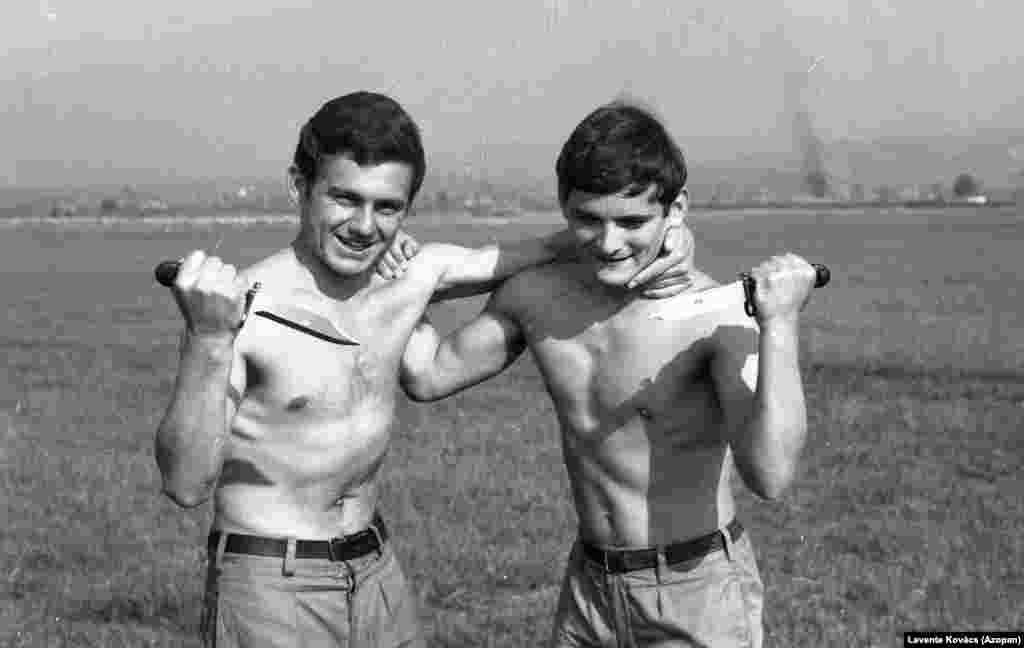 Romanian soldiers pose with their knife bayonets in Targu-Mures in 1975. &nbsp;