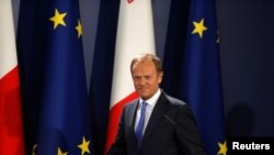 Protesti uz dolazak: Donald Tusk