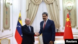 Остання дипломатична зустріч Ніколаса Мадуро з китайським спецпредставником Цю Сяоці в палаці Мірафлорес, Каракас, 2 січня 2026 року