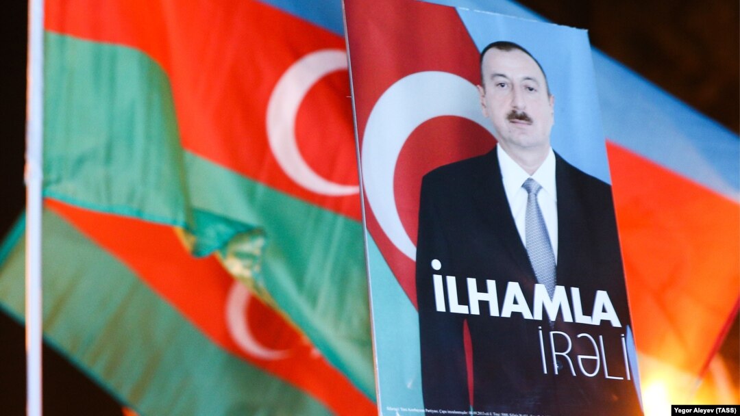 İlham Əliyevin tərəfdarları prezident seçkisindəki qələbəsini qeyd edirlər. 2018