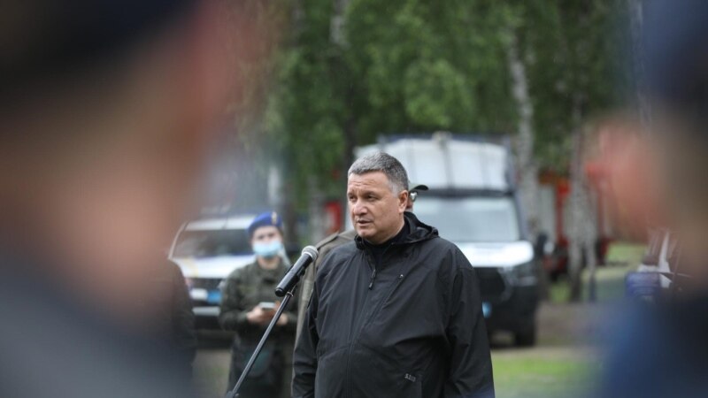 Украинскиот министер за внатрешни работи Аваков си поднесе оставка 