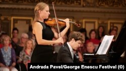 Violonista Julia Fisher, la Festivalul George Enescu