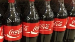 'Coca-cola Türkmenistan' önüm öndürmeýär, işgärleriniň aýlygyny gijikdirýär