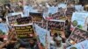Thousands of supporters of the banned Tehrik-e Labaik Pakistan (TLP) party had been marching from Lahore on October 22 toward the capital, Islamabad. (file photo)