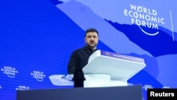 Președintele ucrainean Volodimir Zelenski vorbește la cea de-a 56-a reuniune anuală a Forumului Economic Mondial (WEF) de la Davos, Elveția, 22 ianuarie 2026.