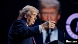 Presidenti amerikan, Donald Trump, duke folur në ngjarjen Turning Point USA në Phoenix, Arizona, më 17 prill.