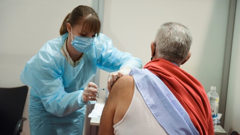 Dok se korona ponovo širi u Srbiji, ne zna se koliko je vakcinisanih četvrtom dozom