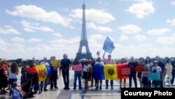 Protestul simpatizanților Mișcării „ACUM” la Paris