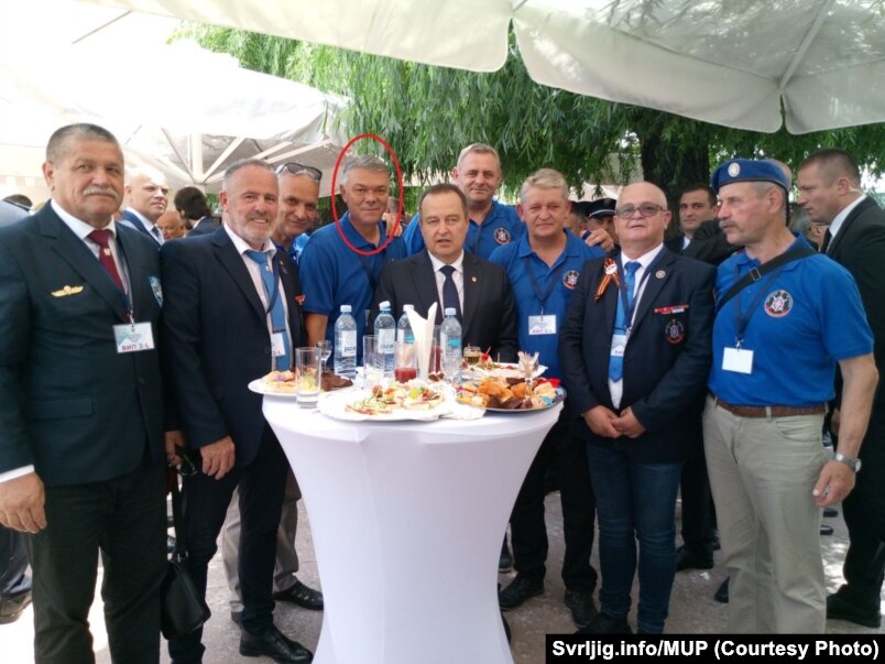 Petkoviçi pranë ministrit të Brendshëm serb, Ivica Daçiq, në shënimin e Ditës së Policisë më 23 qershor 2024.