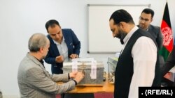 جریان باز کردن صندوق پرسش‌های امتحان کانکور در ولایت هرات