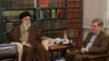 علیرضا مرندی در کنار علی خامنه‌ای، رهبر جمهوری اسلامی