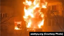 Қарағанды облысы Шахтинск қаласындағы тұрғын үйдегі өрт. Скриншот суреті. 23 наурыз, 2026 жыл.