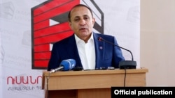 Armenia - Prime Minister Hovik Abrahamian speaks at an economic forum in Tsaghkadzor, 18Apr2015.