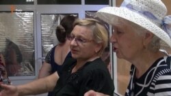 У Станиці Луганській почалася справжня війна за банкомати (відео)