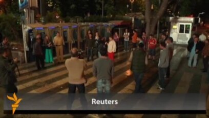 Police Detain Silent Protesters In Istanbul
