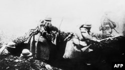 Французские солдаты во время Верденской битвы, архивное фото