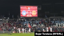 Lojtarët e Turqisë festojnë kualifikimin në Kupën e Botës 2026, pasi e mposhtën Kosovën në Prishtinë.