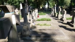 Могили вояків УНР у Варшаві
