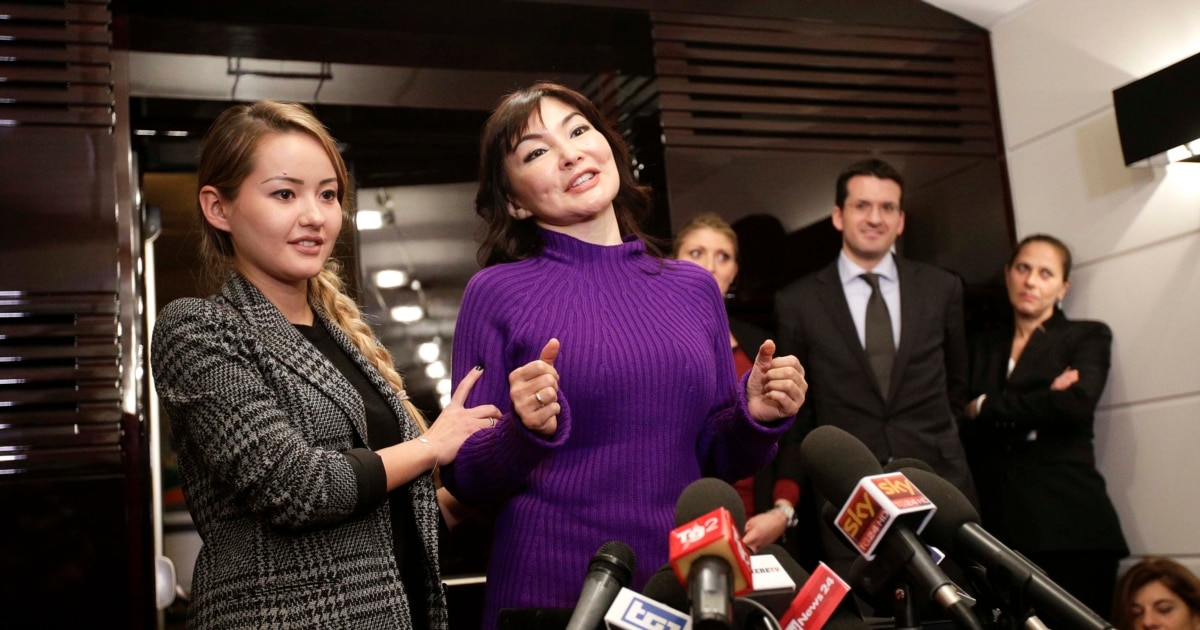 орыс Үлкен кеудесі бар украиндық әйелдің бөлімі