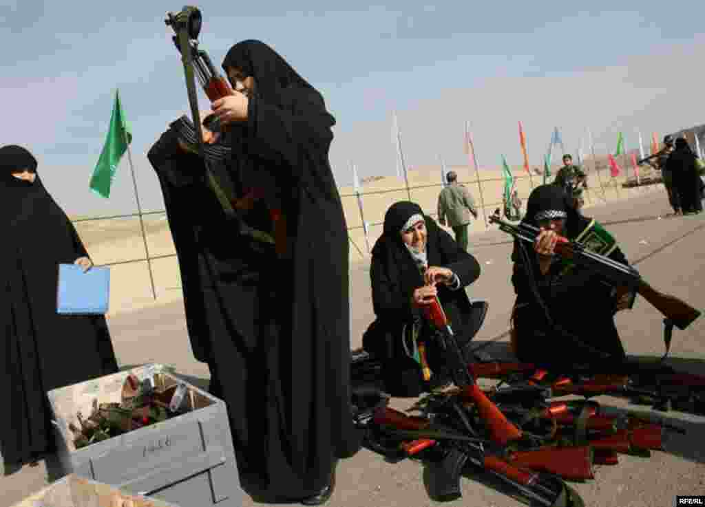 Iran, members of Basij are geeting ready for a maneuver in Tehran, undated