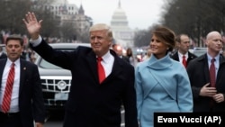 Trump și soția sa Melania la prima învestire, cea din 2017. 