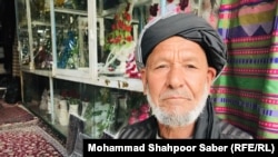 غلام محمد بافنده‌های ابریشم در ولایت هرات