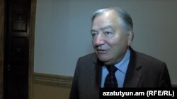 Ֆրանսիացի նարեկացիագետ Ժան-Պիեռ Մահեն Երևանում, 22-ը սեպտեմբերի, 2015թ․ 