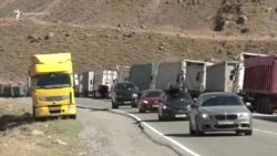«Եթե կասկածելի բան կար, միանգամից 70-80 մեքենա ե՞ն ստուգում». բեռները՝ վրացական սահմանին