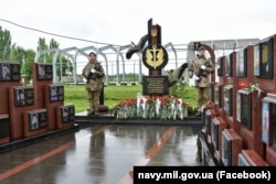 Меморіал пам'яті загиблих побратимів у 35 ОБрМП на Одещині. 22 травня 2021 року