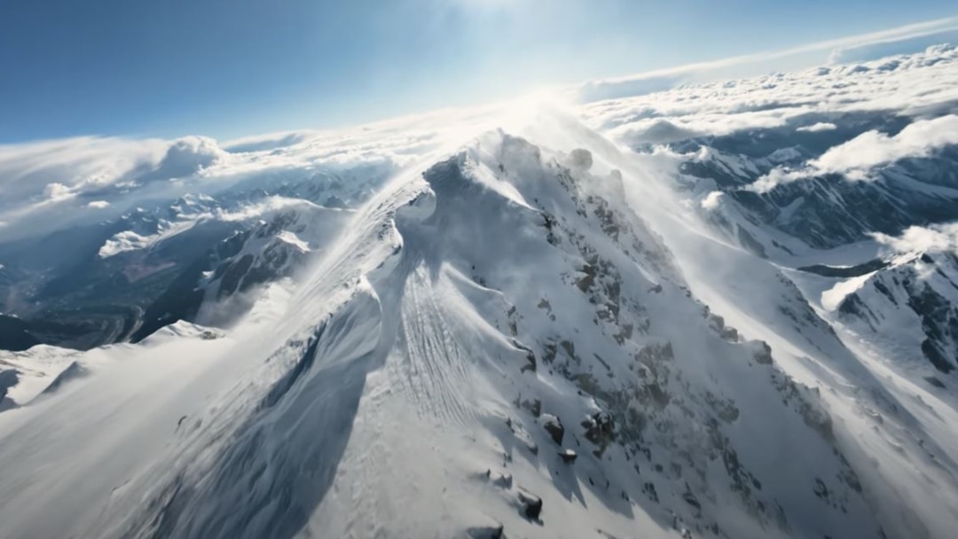 Үлкен қоразға тар тесік салынды