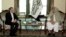 دیدار عباس عراقچی (چپ) وزیر خارجه ایران با ملا محمدحسن آخند، «رئیس‌الوزرا» طالبان