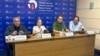 Novinari na okruglom stolu u Medija centru u Čaglavici kod Prištine, 25. maj 2026.