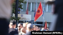 Protest pre usvajanja amandmana na izmene Zakona o Specijalnom sudu u Skupštini Kosova, 6. oktobra 2026.
