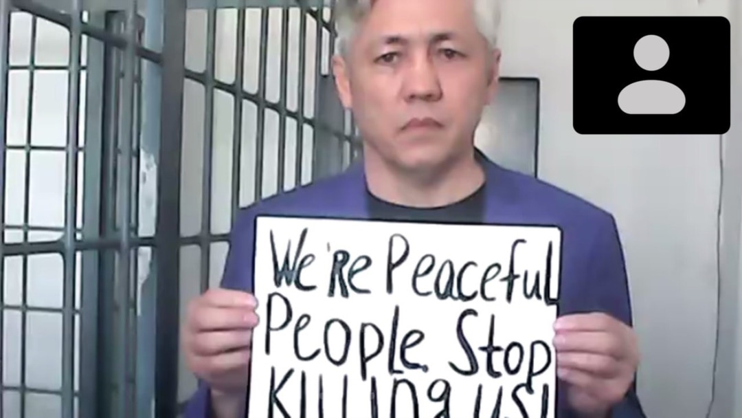 Едендер жуылып жатқанда қарап тұр