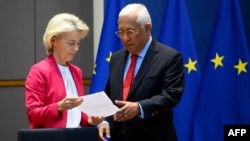 European Commission President Ursula von der Leyen (left) and European Council President Antonio Costa (file photo)