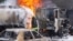 Державна служба з надзвичайних ситуацій уточнює, що внаслідок удару загорілися вантажівка та легкові автомобілі