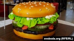 Burger King ռեստորանում, արխիվ