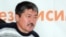 Есет Жунусов, бывший аким Кызылагашского сельского округа, в Алматинском бюро Азаттыка. 12 ноября 2012 года. 