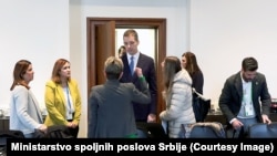 Ministar spoljnih poslova Srbije Marko Đurić i članovi porodica talaca, Minhen, Nemačka, 14. februar 2025.