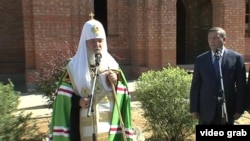 Патриарх Кирилл освящает закладку новой церкви у здания Академии Федеральной службы безопасности