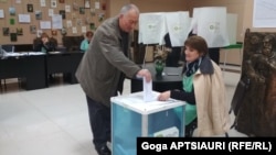 In the first round held on October 21, Georgian Dream won in all constituencies under the proportional contest and secured 63 out of 64 mayoral positions, including in the capital, Tbilisi.