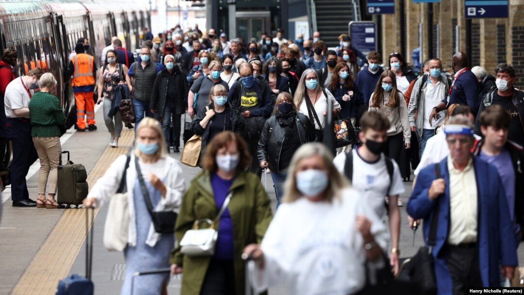 Marea zi de relaxare, anunțată pe 19 iulie, nu va face decât să accentueze răspândirea numărului de cazuri în rândul populației tinere și nevaccinate complet, ducând la apariția de noi tulpini.