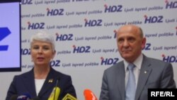 Jadranka Kosor i Sulejman Tihić na konferenciji za novinare u središnjici HDZ-a u Zagrebu, 23. travnja 2010. Fotografije uz tekst: Enis Zebić