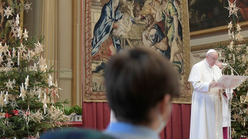 Papa Franjo u poruci  'Urbi et Orbi' za Božić o vakcinama za sve